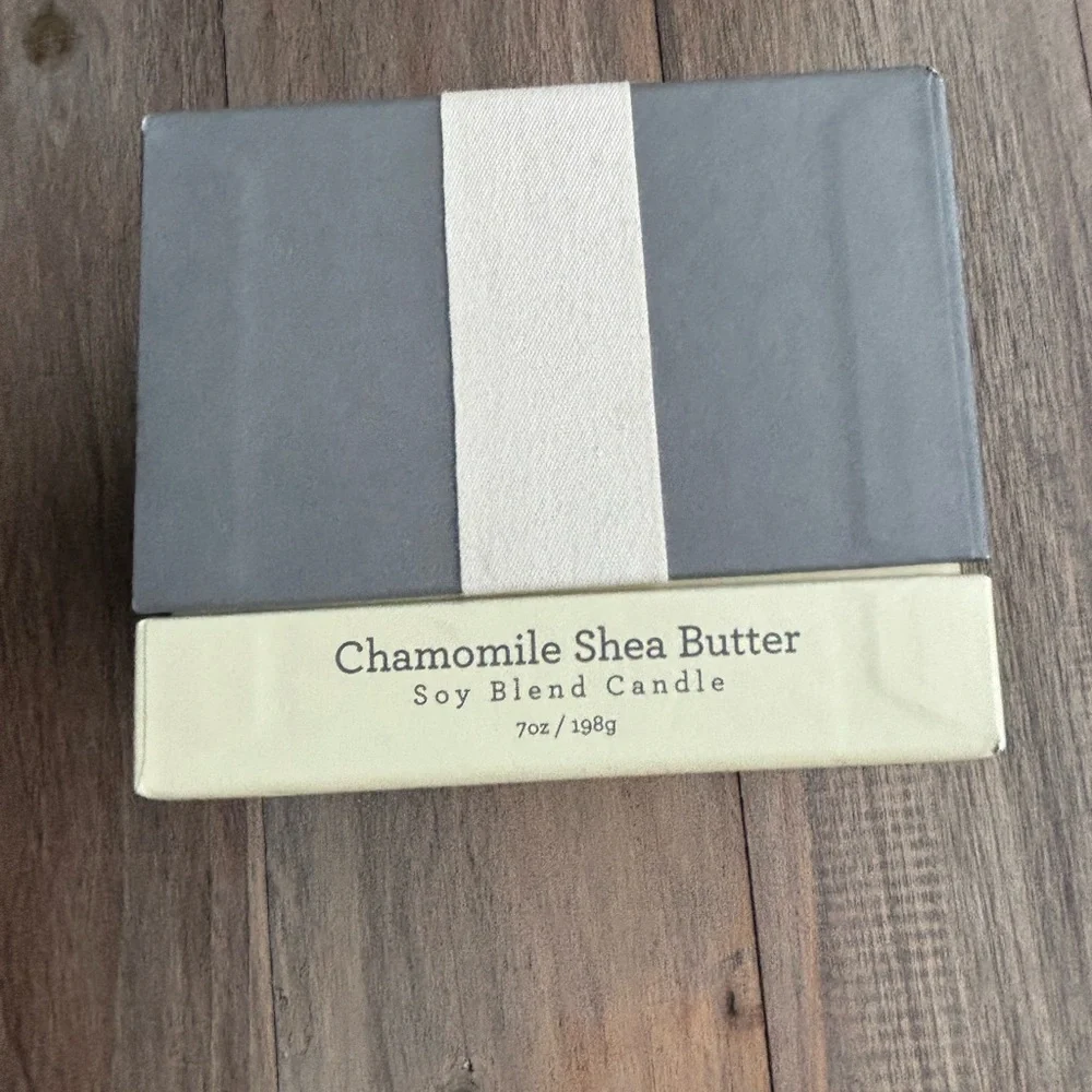 NIB Chamomile Shea butter Soy Blend candle
